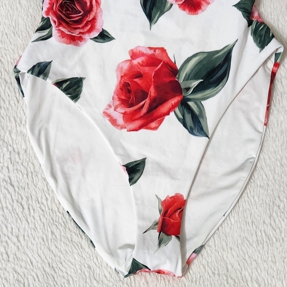 New!Onia x Weworewhat Stella one-shoulder Floral Print swimsuit - Picture 4 of 10